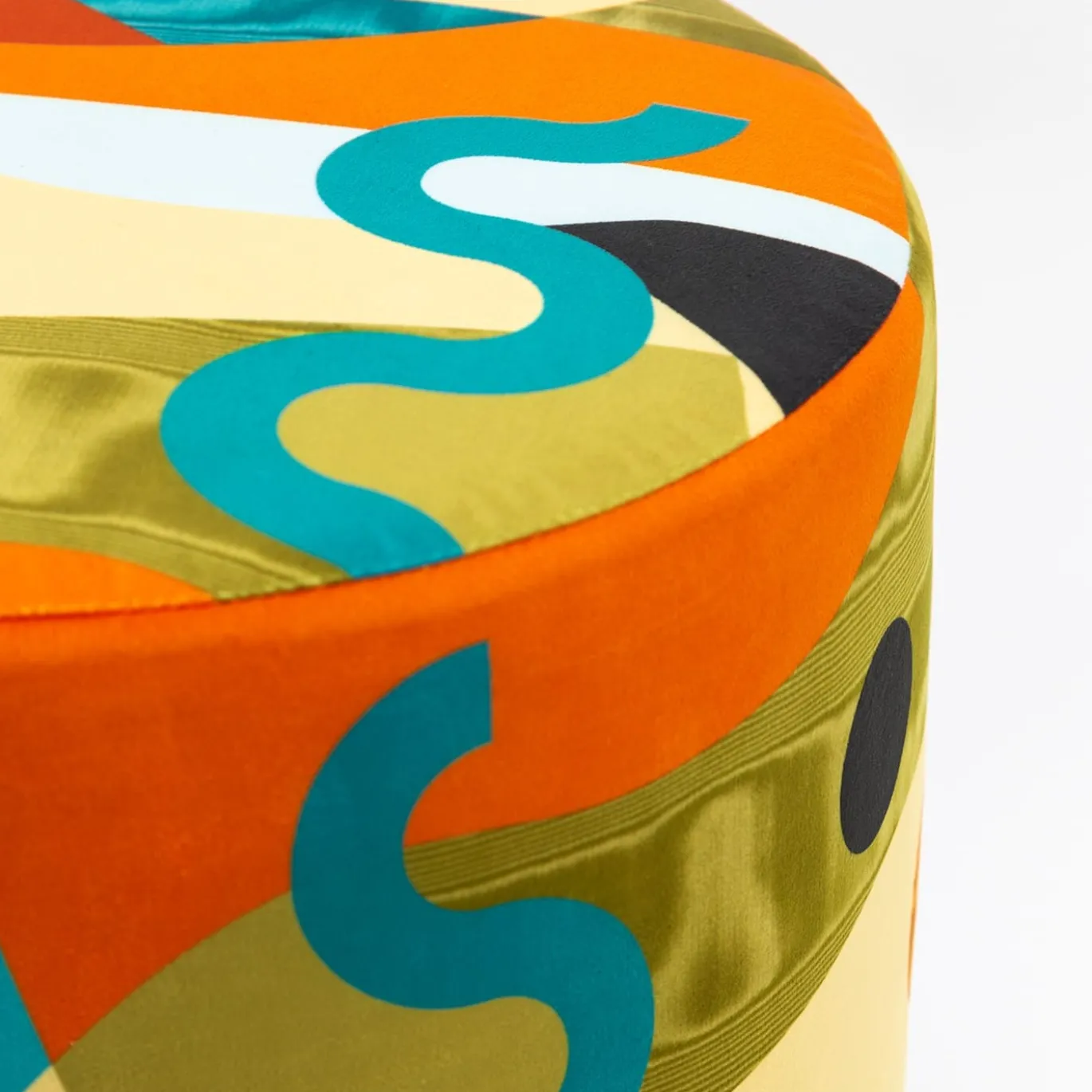 Alchimie Pouf in velluto e base in MDF con decoro astratto #1