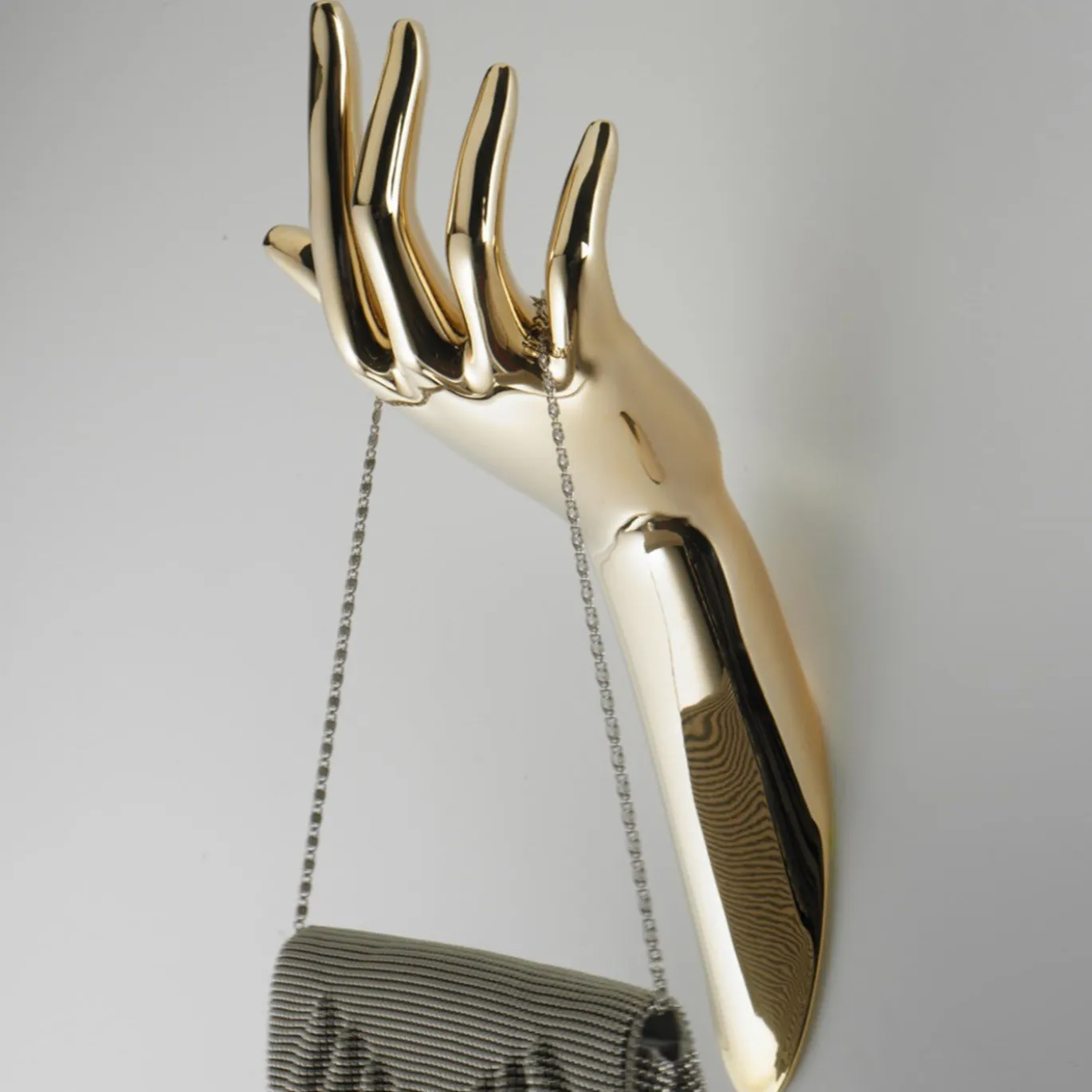 Appendino umano in oro