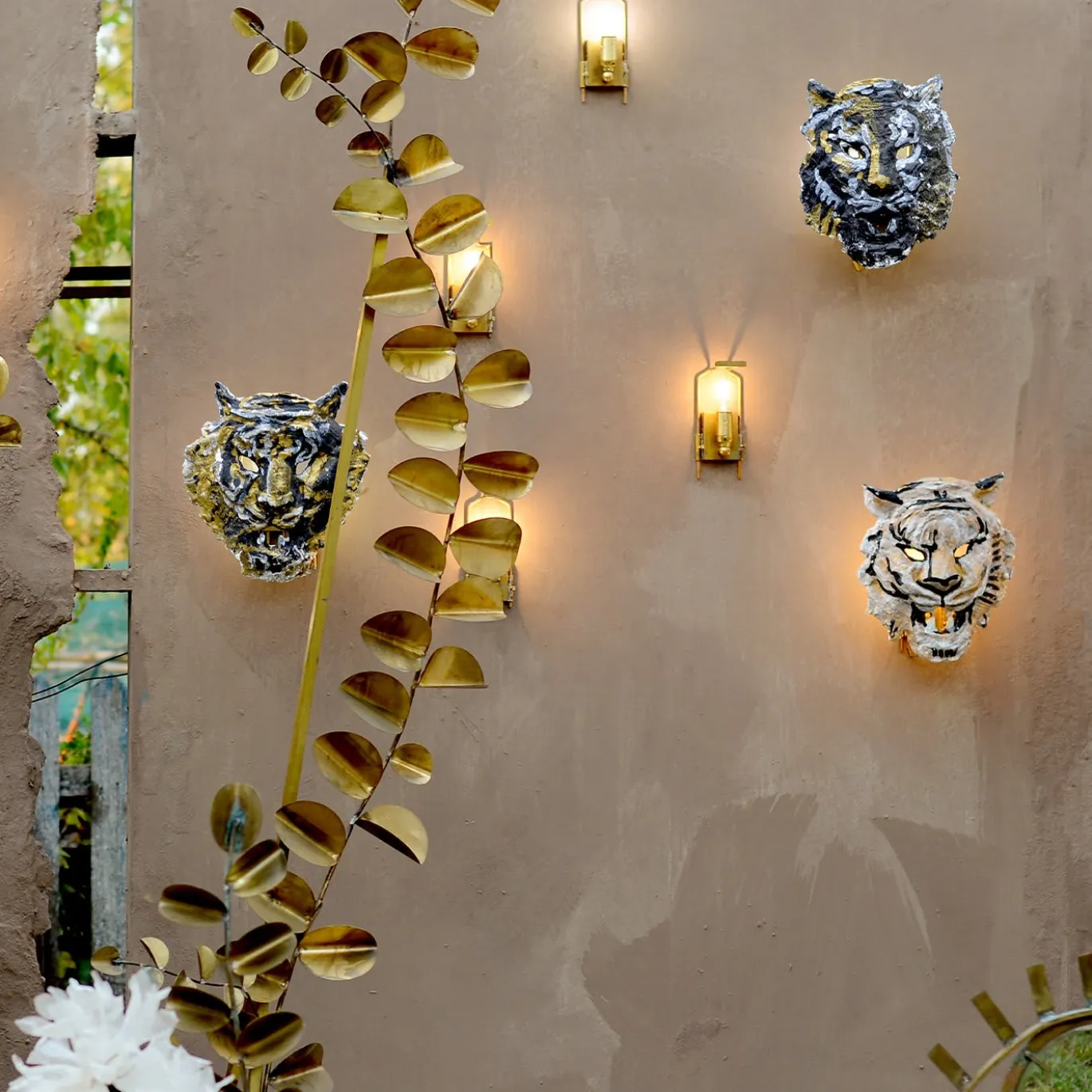 Applique Changeant Tigris Sconce #3