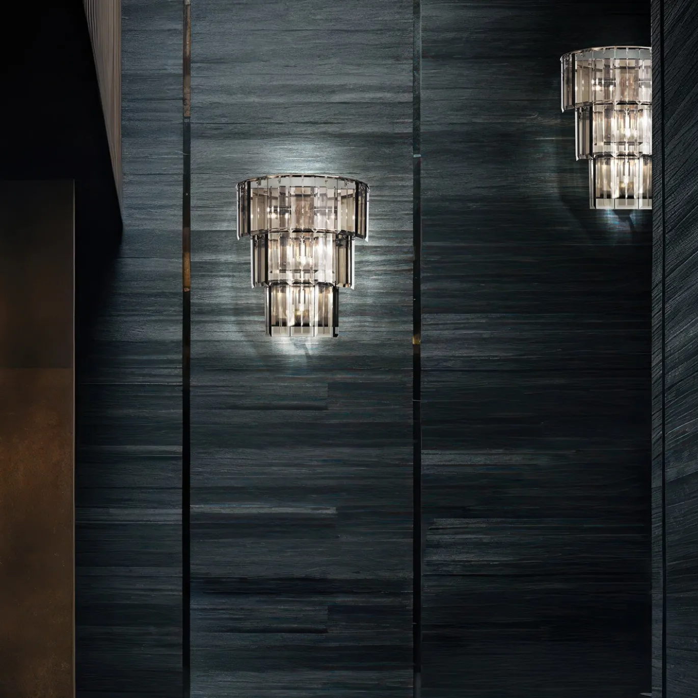 Applique da parete Roma con struttura black aubergine e vetro bronzo
