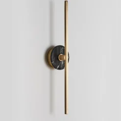 Applique Essential Stick in ottone satinato e marmo nero Marquinha