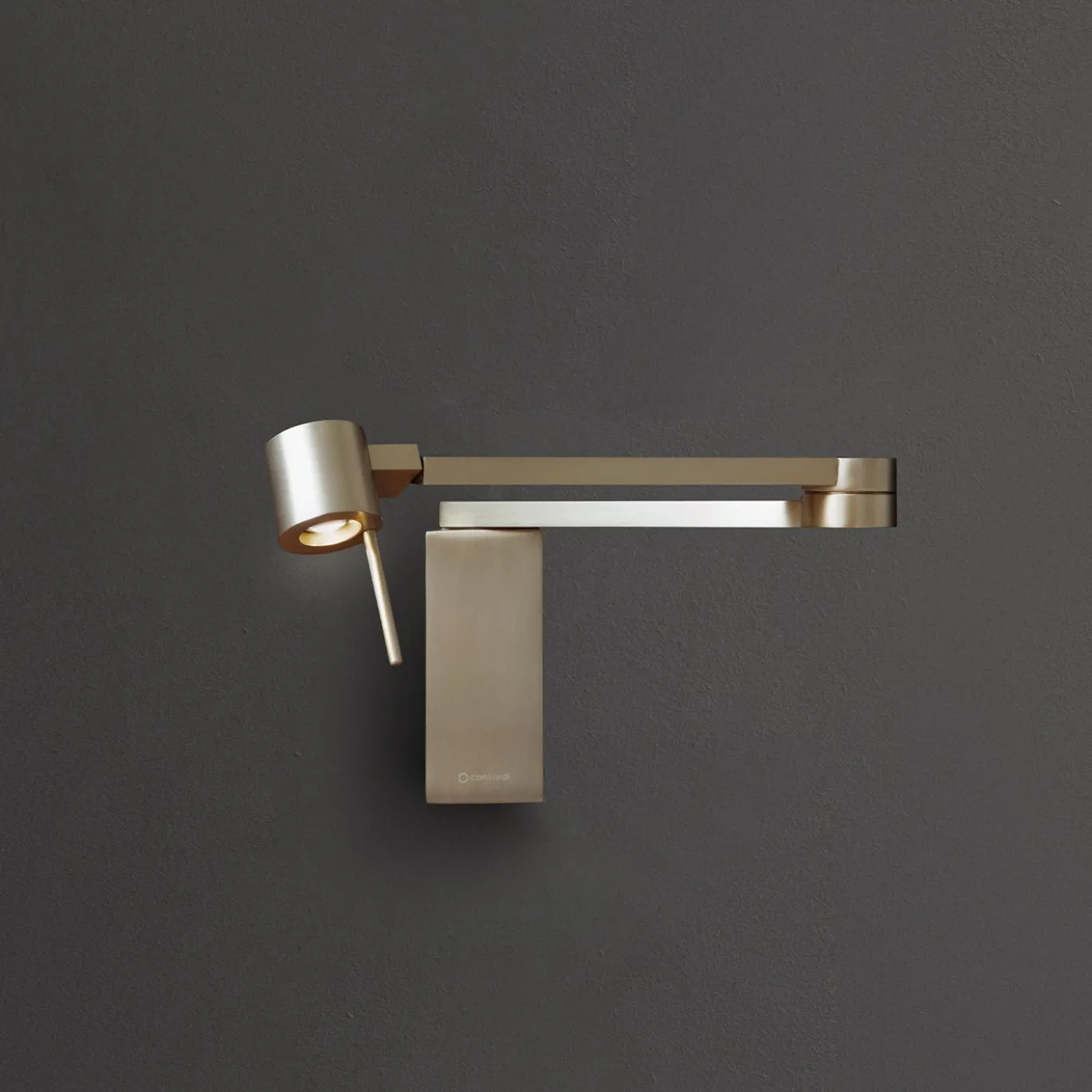 Applique Manhattan Bronze AP di Alltogether