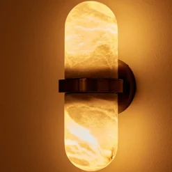 Applique Pill in bronzo di Droulers Architecture