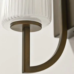 Applique Singola Cuspide in Vetro Bianco