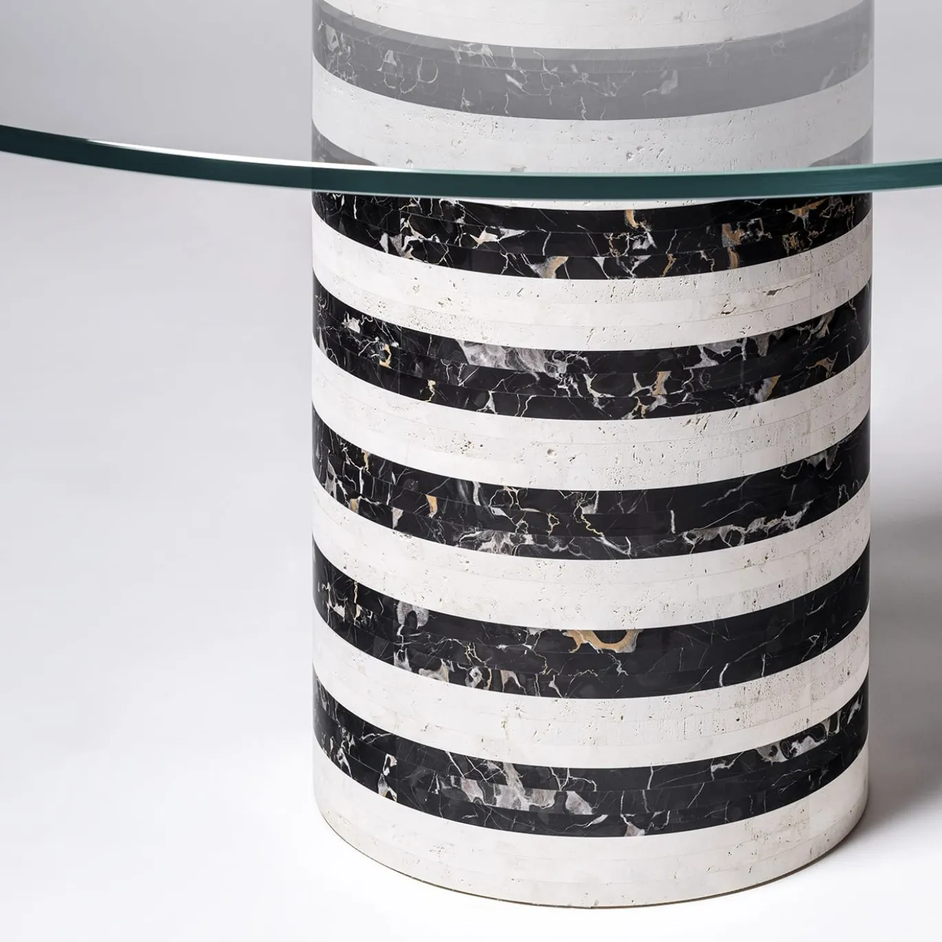 Architexture Living Table 02 di Patricia Urquiola