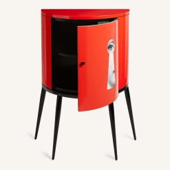 Armadietto curvo rosso Serratura