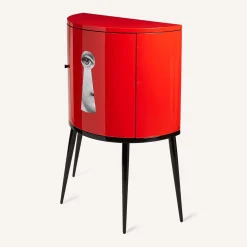 Armadietto curvo rosso Serratura
