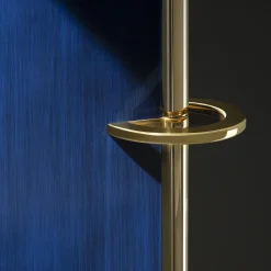 Armadio a orologeria blu di Lanzavecchia+Wai