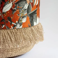 Base a cesto Primavera Romana e disegno floreale su pouf in velluto