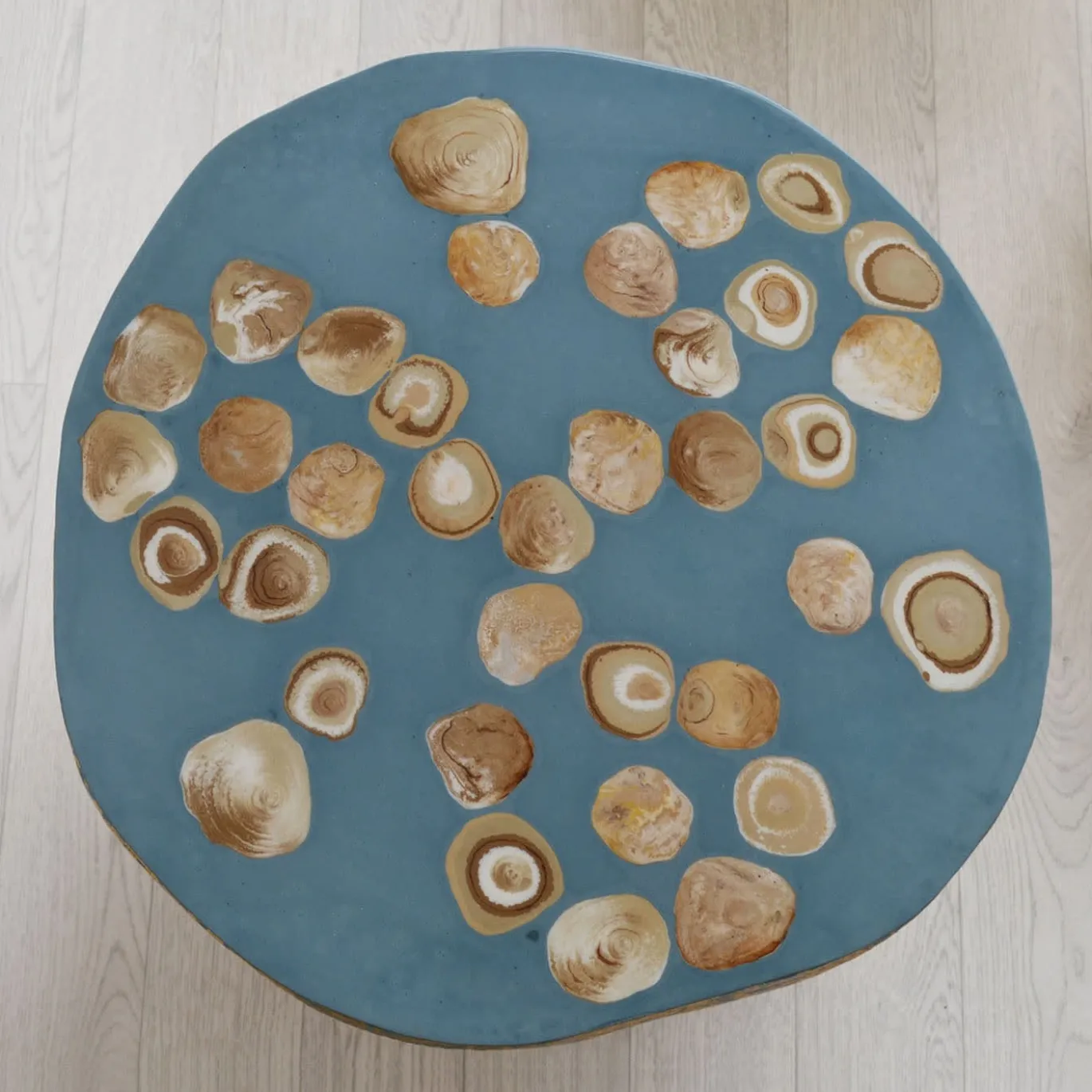 BonBon Tavolino irregolare dorato e blu polvere