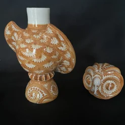 Bottiglia Civetta in ceramica bianca e arancione