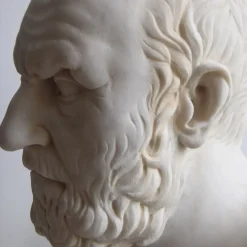 Busto di Ippocrate bianco di Carrara
