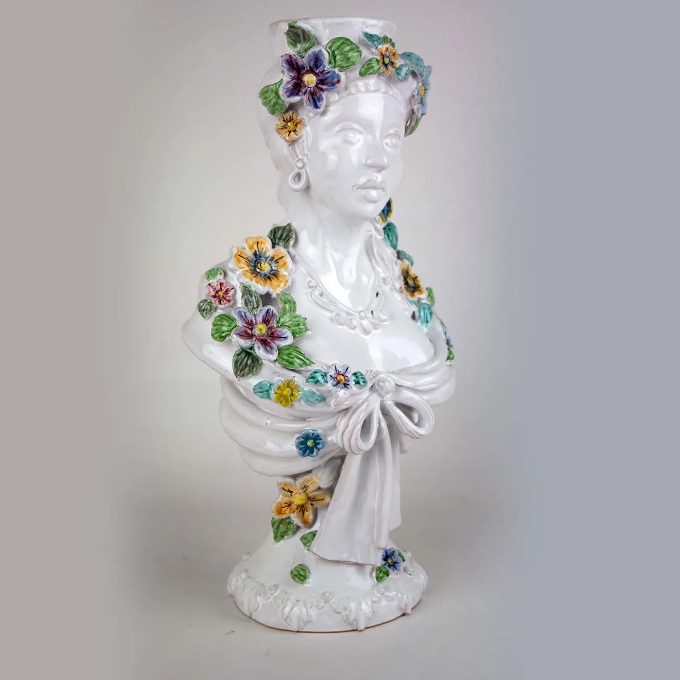Busto di primavera in ceramica