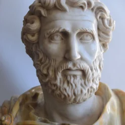 Busto in marmo dell'imperatore Antonino Pio