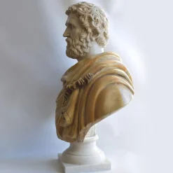 Busto in marmo dell'imperatore Antonino Pio