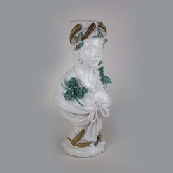 Busto scultura invernale in ceramica