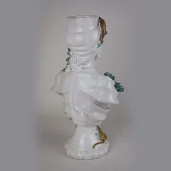 Busto scultura invernale in ceramica