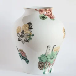 Cairo Vaso in porcellana ad anfora con fiori e architetture H27Cm
