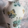 Cairo Vaso in porcellana anfora con fiori e architetture H32Cm