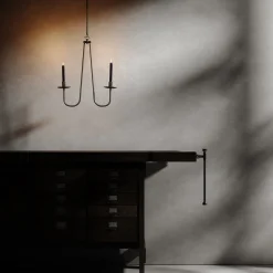 Candelabro da soffitto Penombra a doppio braccio in ottone scuro