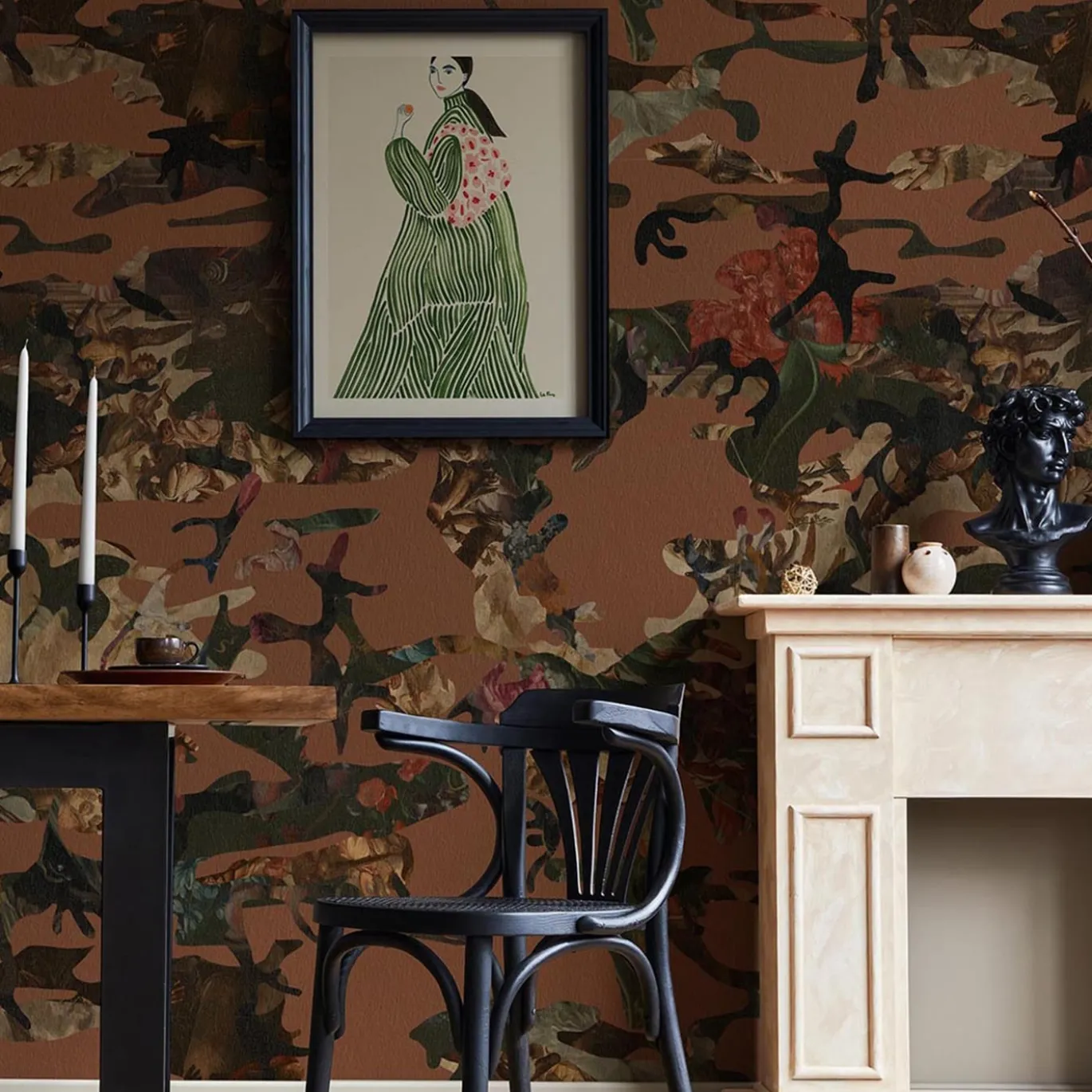 Carta da parati Hidden in Plain Sight Camouflage Marsala di Magnus Gjoen