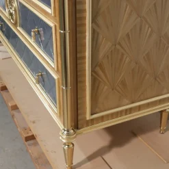 Cassettiera in foglia d'oro