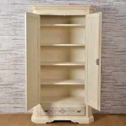 Cassettone Beige In Stile Tirolese Dipinto a Mano