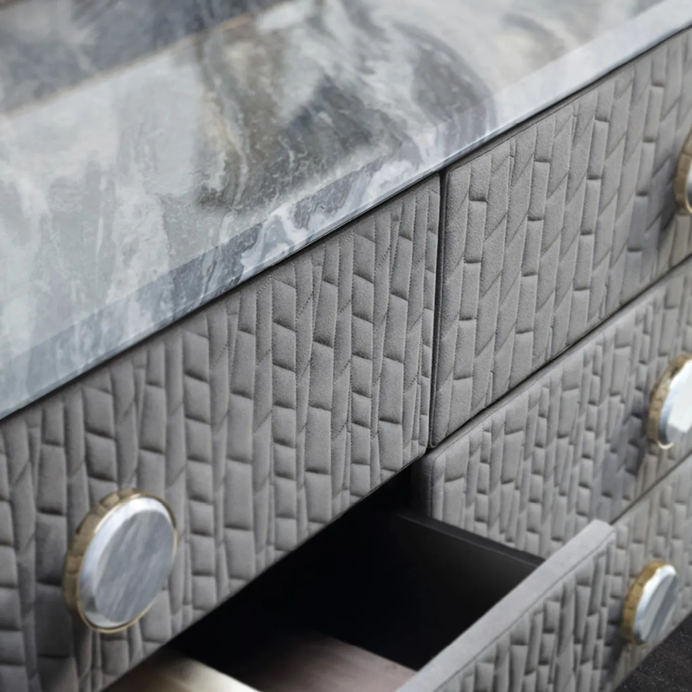 Cassettone grigio Alpi Small