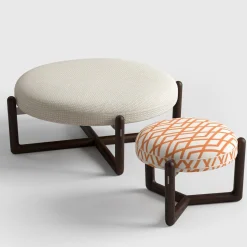 Cecil Pouf da esterno in legno di iroko bianco e arancione