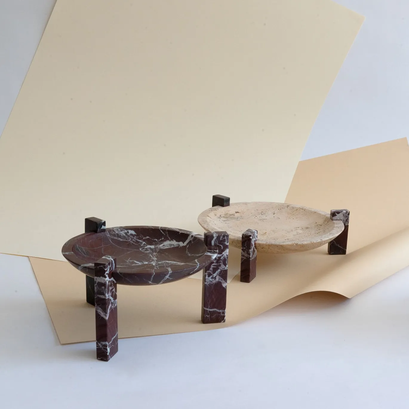 Centrotavola Block Stand alto in marmo Rosso Lepanto