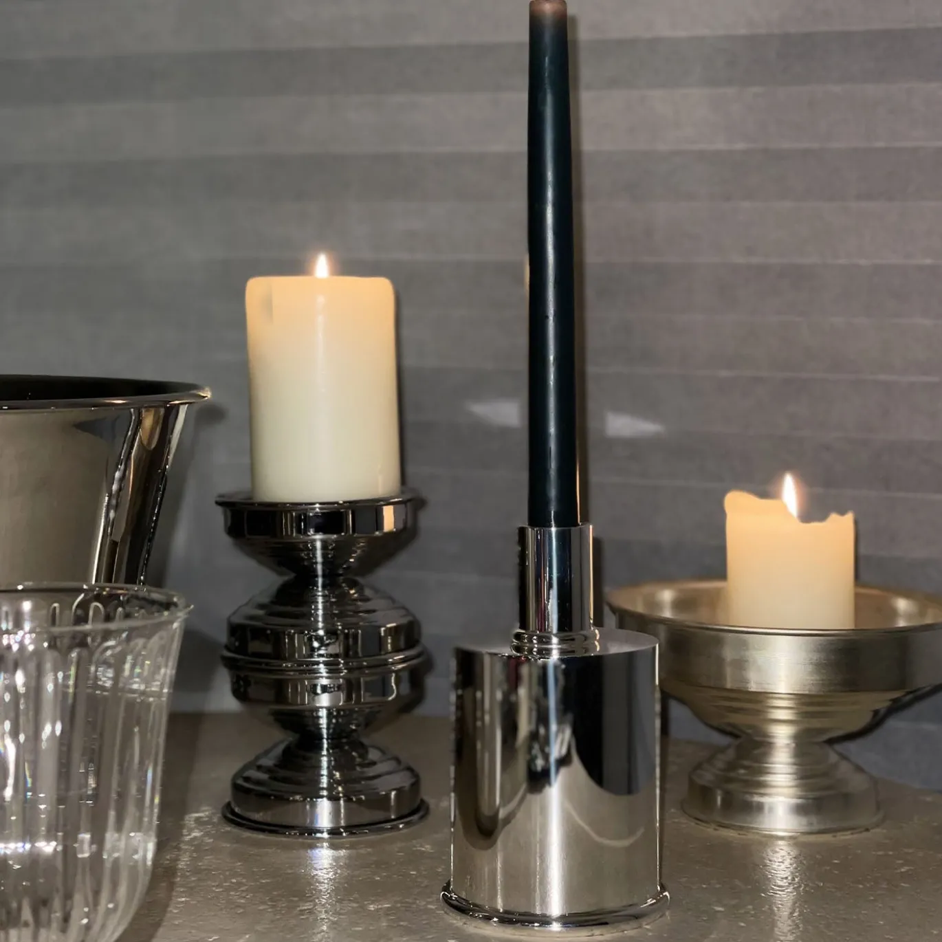 Centrotavola scultoreo in ottone placcato argento