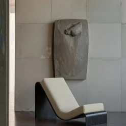 Chaise AR11-V2 in bronzo con cuscino in lino