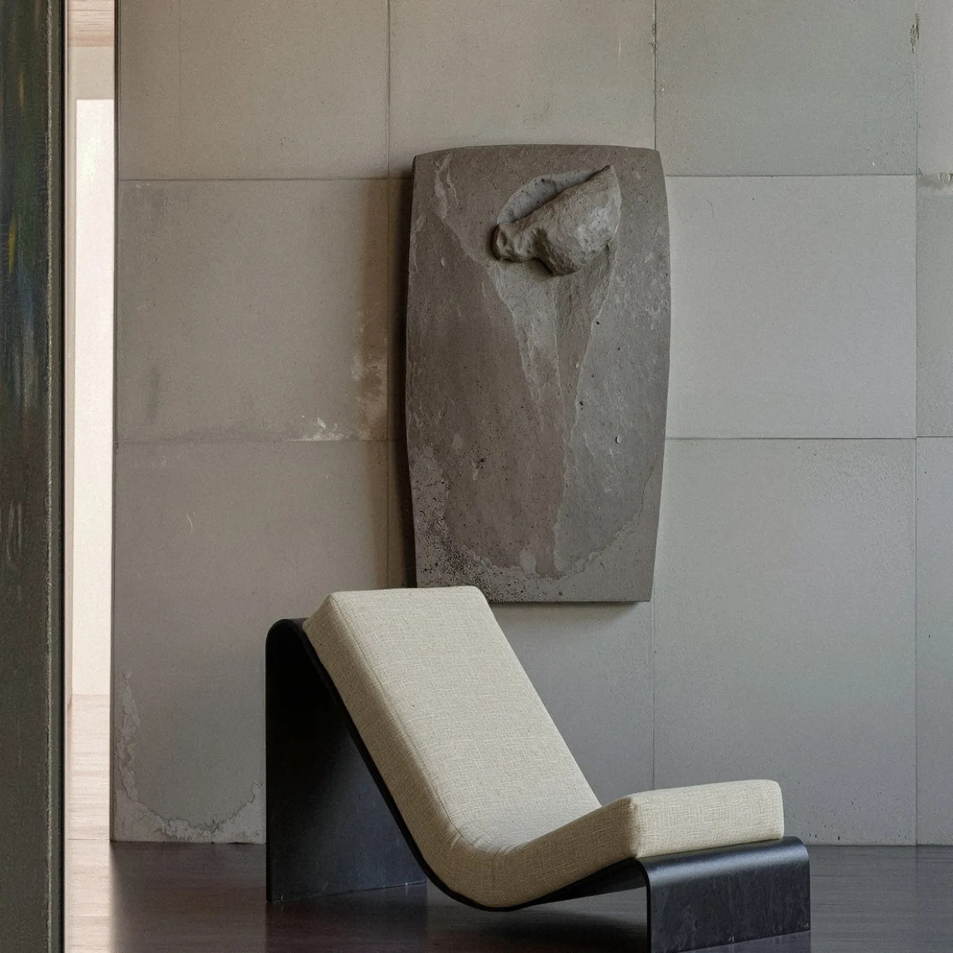 Chaise AR11-V2 in bronzo con cuscino in lino
