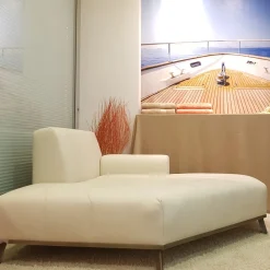 Chaise Longue Bianca Estensibile Di Studio Mamo
