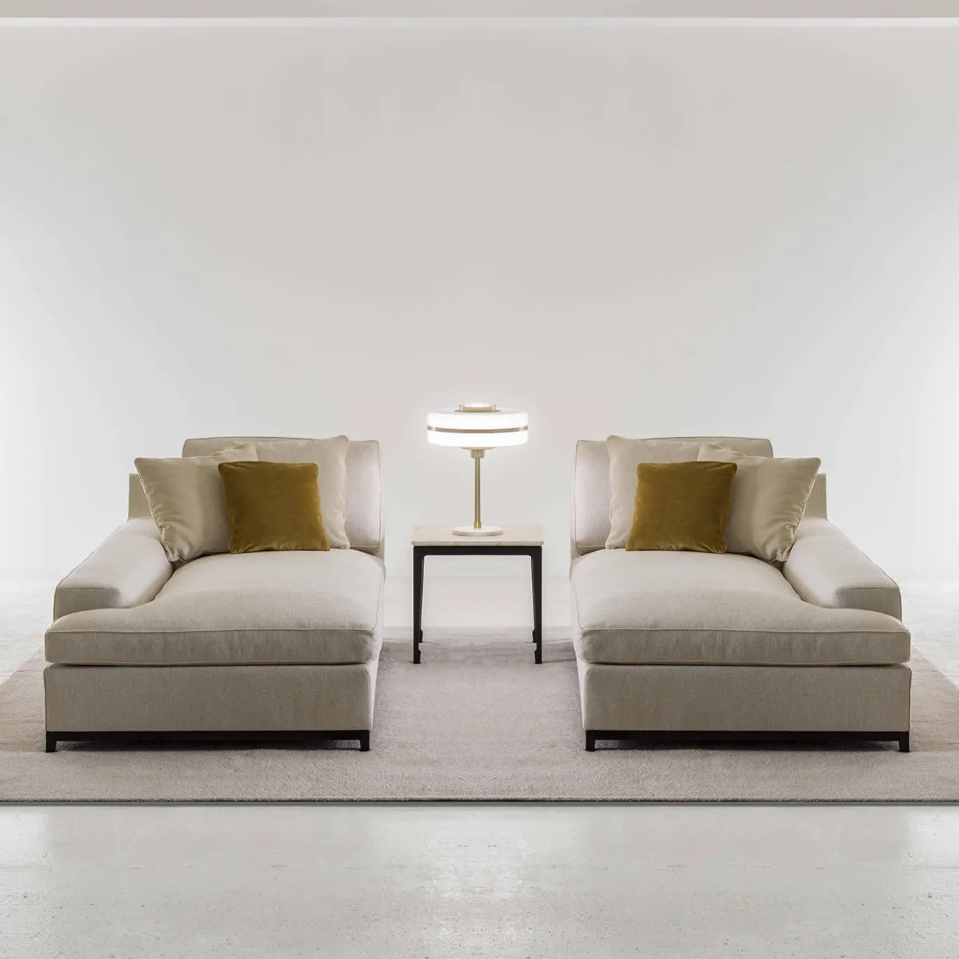 Chaise longue in tessuto grigio Hugo