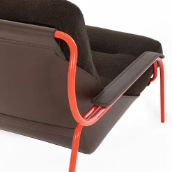 Chaise Longue Maggiolina Marrone con Struttura in Acciaio Arancione di Marco Zanuso