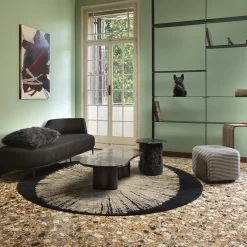 Chaise longue Pergy in tessuto nero imbottito