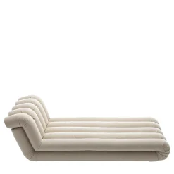 Chaise longue scanalata in tessuto beige Periscopio di Studiopepe