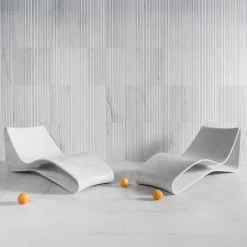 Chaise Lounge in Marmo Bianco Volute