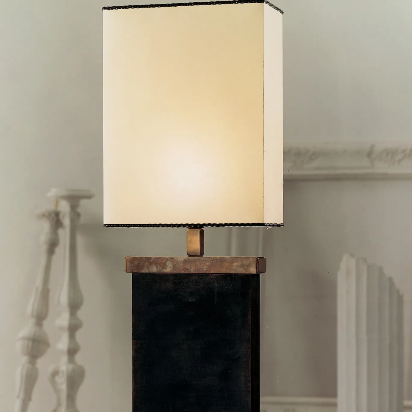CL1710 Lampada da tavolo in legno