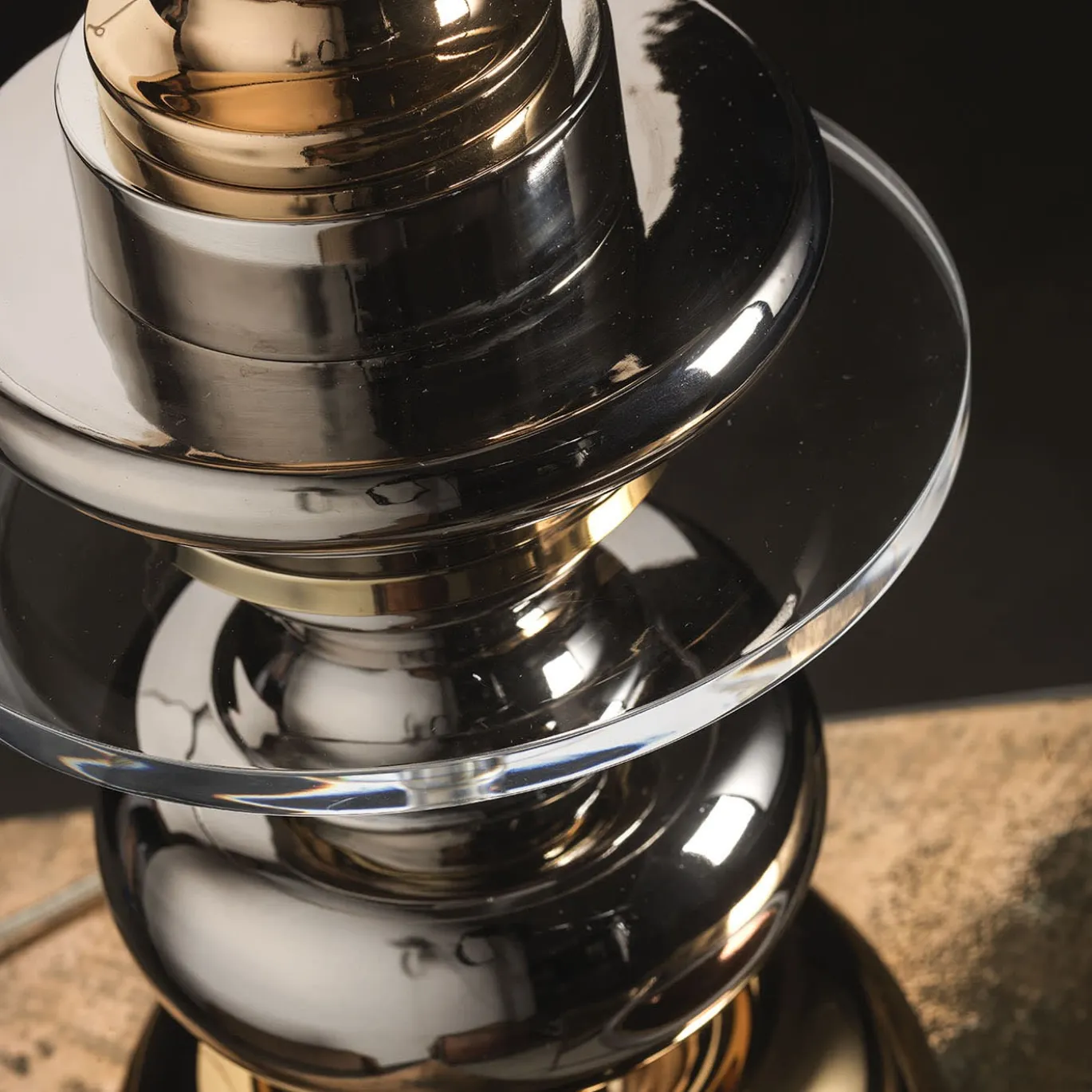 CL2088/1 Lampada da tavolo in oro e nichel