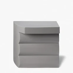 Collezione Isola - Tavolino laterale in ceramica grigia di Zaven