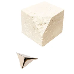 Colpo Da Maestro Fusione Scultura cubica in travertino di grandi dimensioni