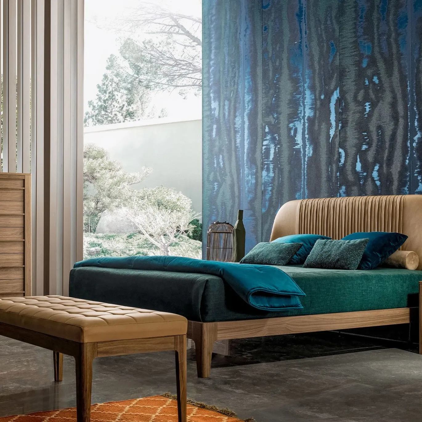 Comò a cinque cassetti in legno di noce Collezione Modo10