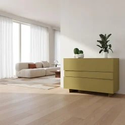 Comò minimalista V in legno laccato giallo