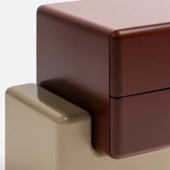 Comodino Brick N in legno laccato bianco Fumè & Rosso Amarone