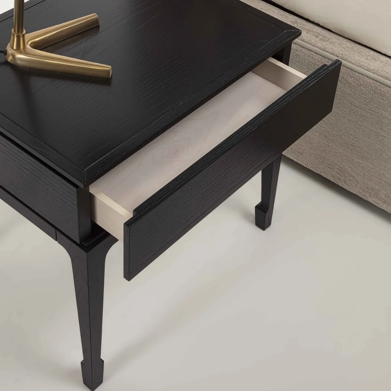 Comodino Taisha Nero in Legno