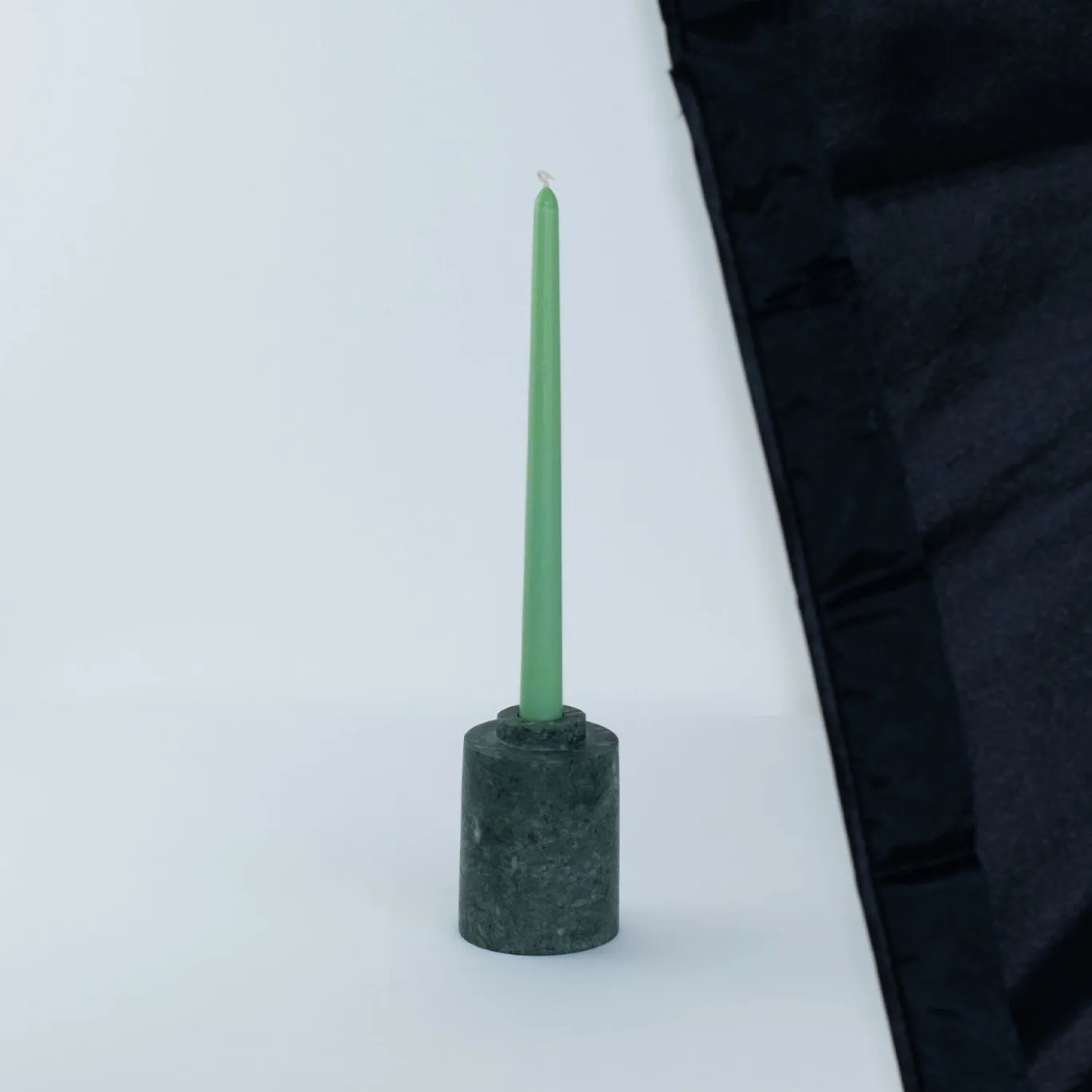 Com portacandela cilindrico in marmo verde Guatemala