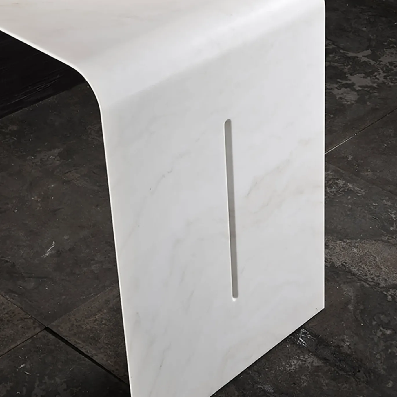 Console Elle dell'architetto Eve Marie Larquetoux