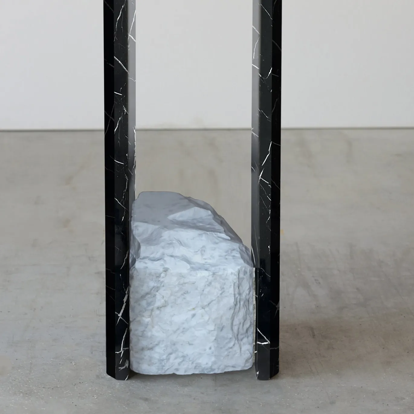 Console in marmo Marquina e Carrara bianco SSC103-4